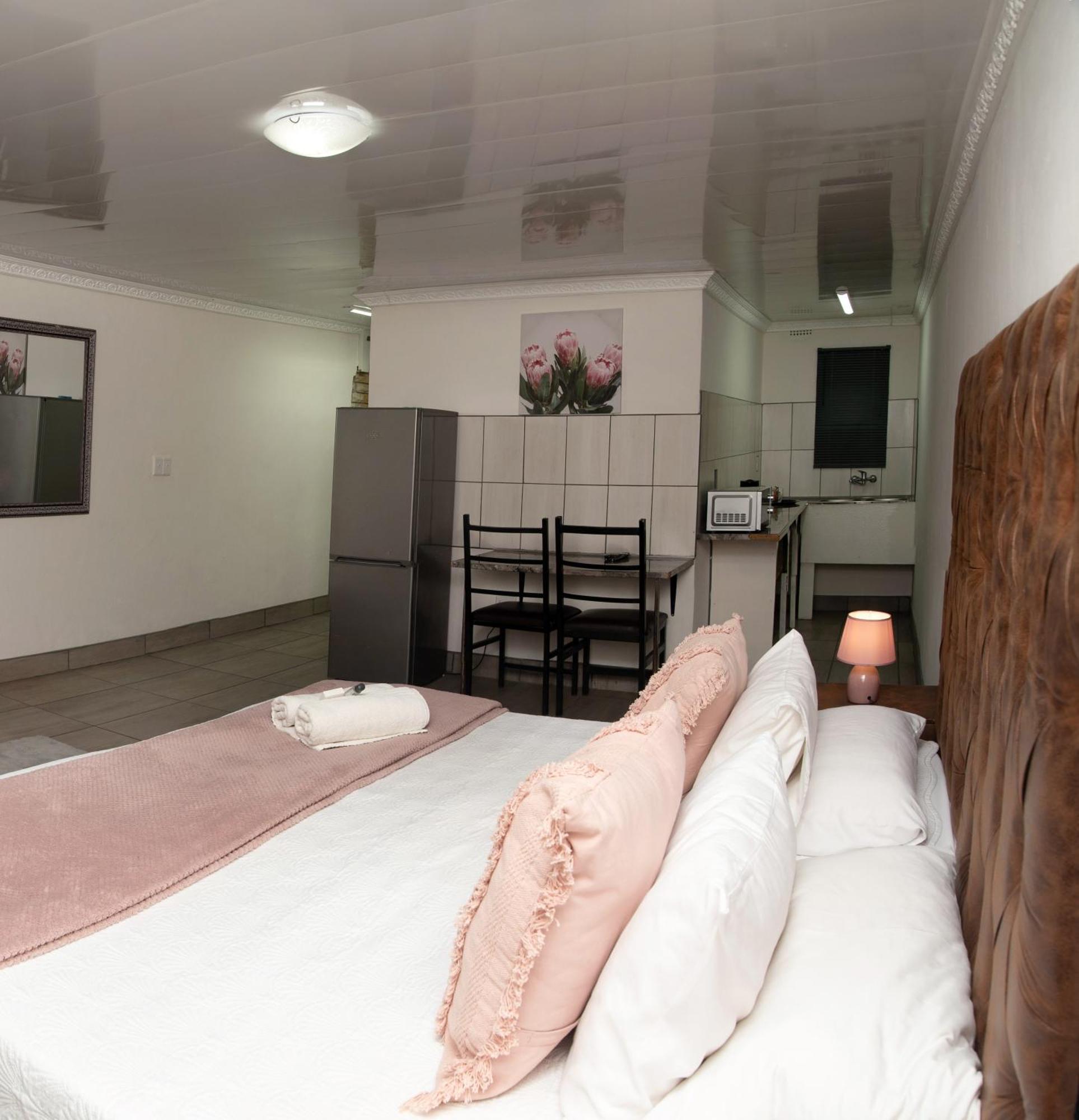 Gold Guest & Conference Bed & Breakfast Welkom Exterior photo